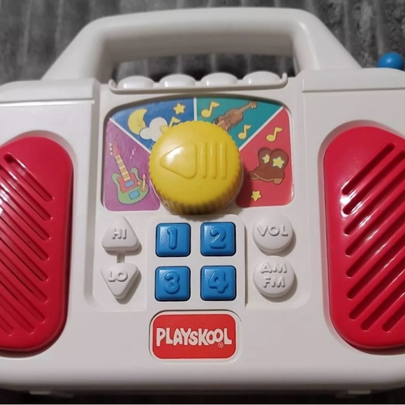 Vintage Playskool Kids Boom Box Radio Toy SELECT A STATION 1995 - Picture 1 of 2